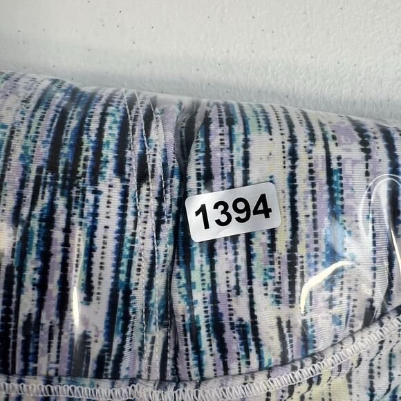 Lululemon 6 Sports Bra Pure Practice Blurry Belle Sea Mist Luxtreme Med Support - Picture 13 of 13